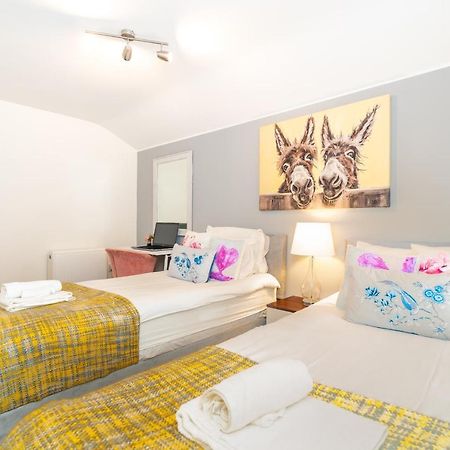 Town Center Apartment With 55” Smart Tv+Netflix 앤도버 외부 사진