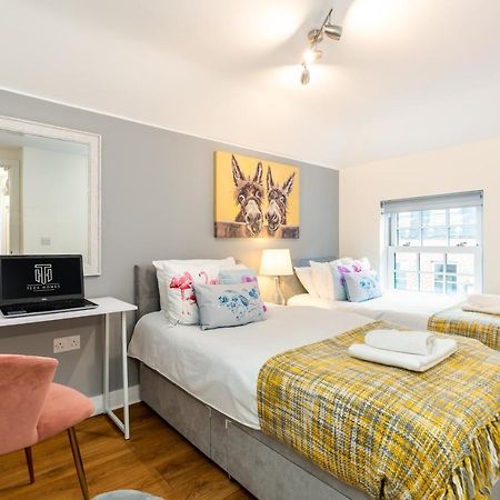 Town Center Apartment With 55” Smart Tv+Netflix 앤도버 외부 사진