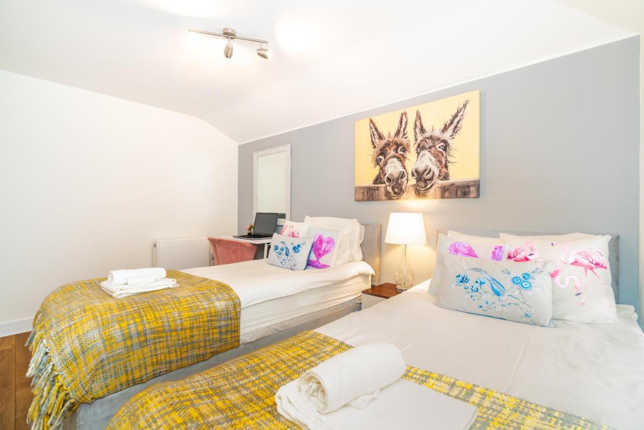 Town Center Apartment With 55” Smart Tv+Netflix 앤도버 외부 사진